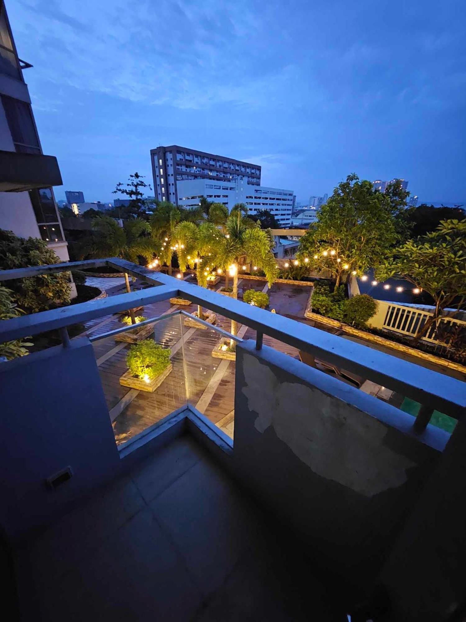 Cubao Manhattan Heights Unit 5A Tower C เกซอนซิตี้ ภายนอก รูปภาพ