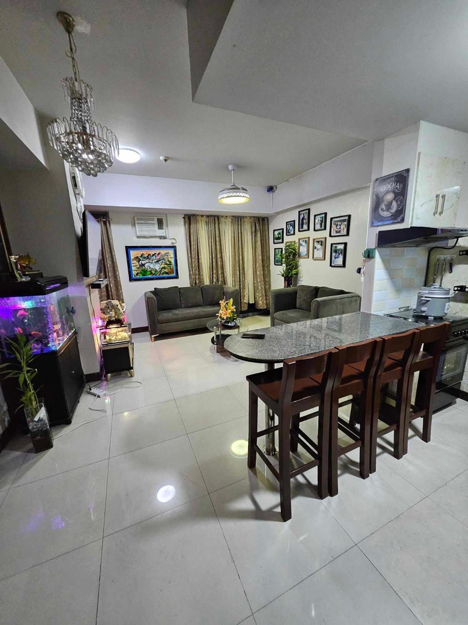 Cubao Manhattan Heights Unit 5A Tower C เกซอนซิตี้ ภายนอก รูปภาพ