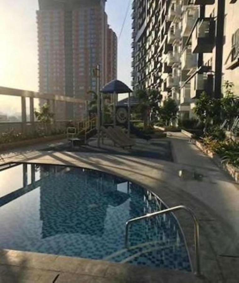 Cubao Manhattan Heights Unit 5A Tower C เกซอนซิตี้ ภายนอก รูปภาพ