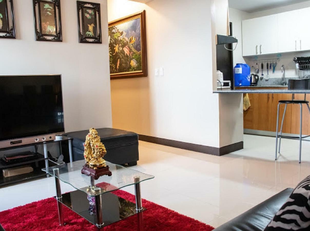 Cubao Manhattan Heights Unit 5A Tower C เกซอนซิตี้ ภายนอก รูปภาพ