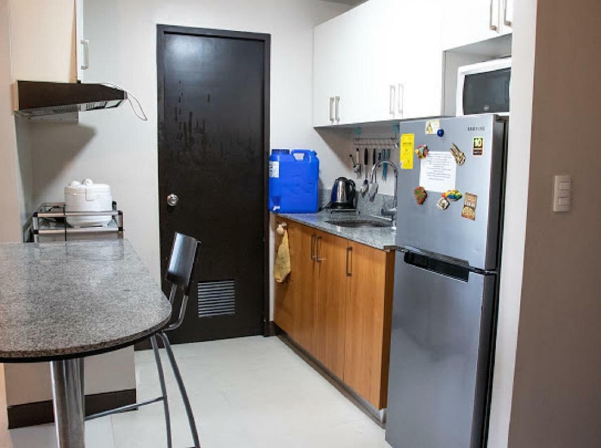 Cubao Manhattan Heights Unit 5A Tower C เกซอนซิตี้ ภายนอก รูปภาพ