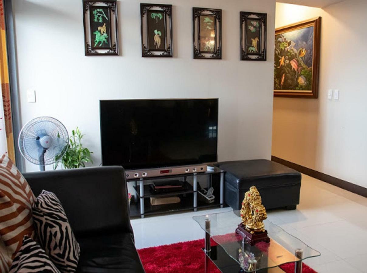 Cubao Manhattan Heights Unit 5A Tower C เกซอนซิตี้ ภายนอก รูปภาพ