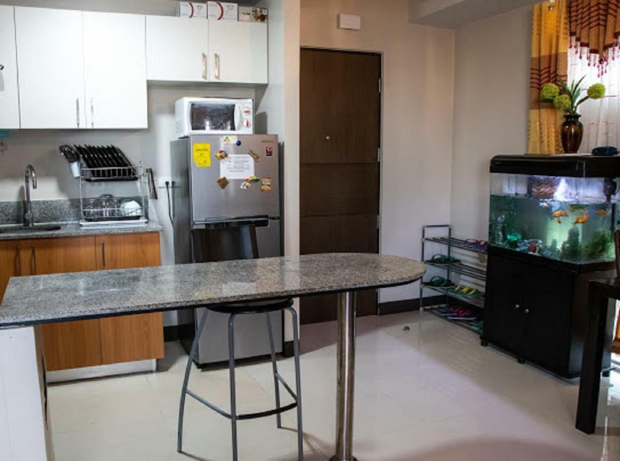 Cubao Manhattan Heights Unit 5A Tower C เกซอนซิตี้ ภายนอก รูปภาพ