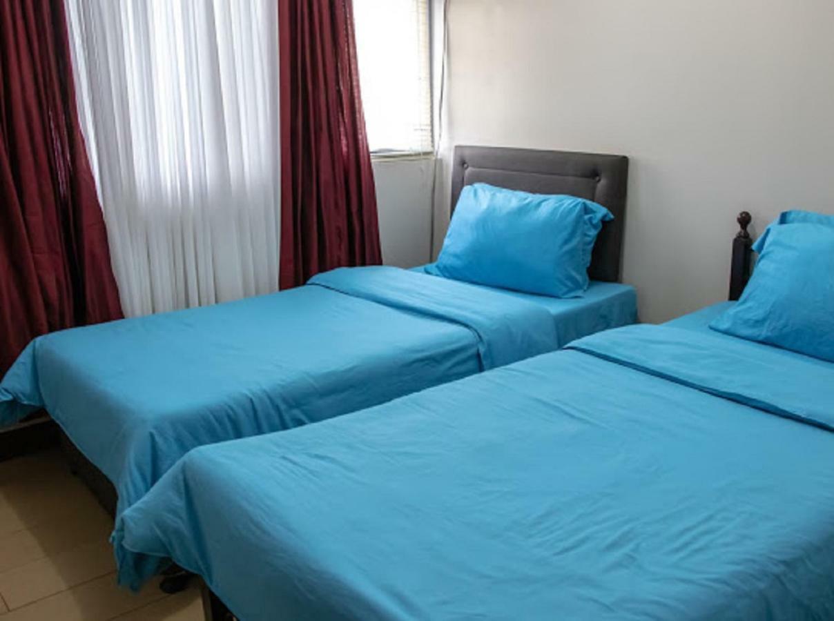 Cubao Manhattan Heights Unit 5A Tower C เกซอนซิตี้ ภายนอก รูปภาพ
