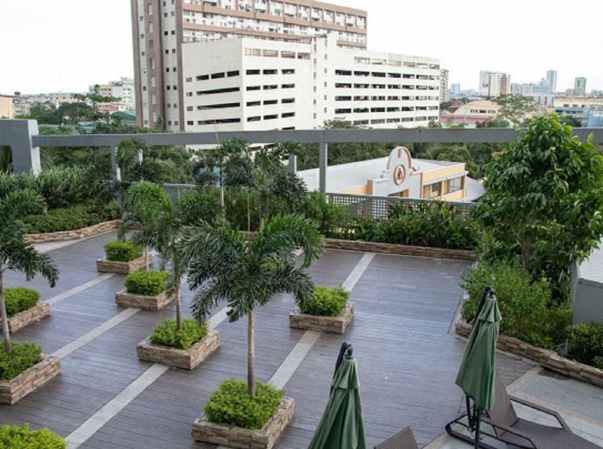 Cubao Manhattan Heights Unit 5A Tower C เกซอนซิตี้ ภายนอก รูปภาพ