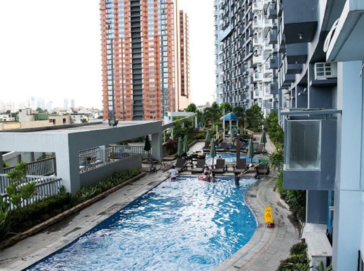 Cubao Manhattan Heights Unit 5A Tower C เกซอนซิตี้ ภายนอก รูปภาพ